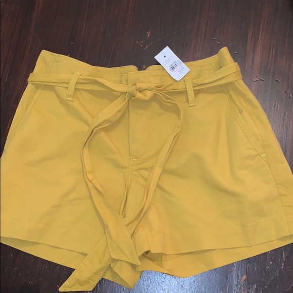 LOFT Pants - Loft new mustard shorts 0